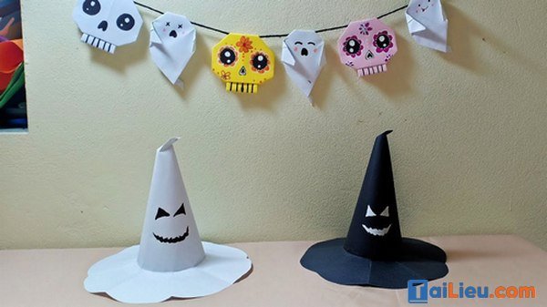 Mũ phù thủy halloween bằng giấy để trang trí