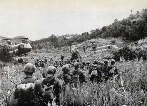 Phân tích nhân vật Việt và Chiến trong tác phẩm "Những đứa con trong gia đình"