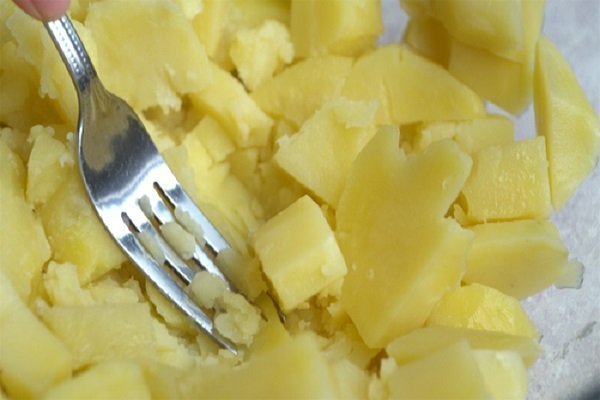 Bước 1: Trộn hỗn hợp phô mai sữa đặc Bước 1: Trộn hỗn hợp phô mai sữa đặc