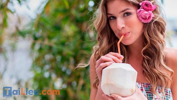 Uống nước dừa có tác dụng gì cho da?