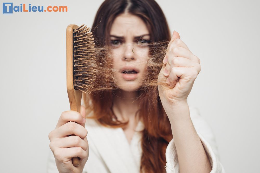 Nguyên nhân tóc rụng nhiều ở nữ