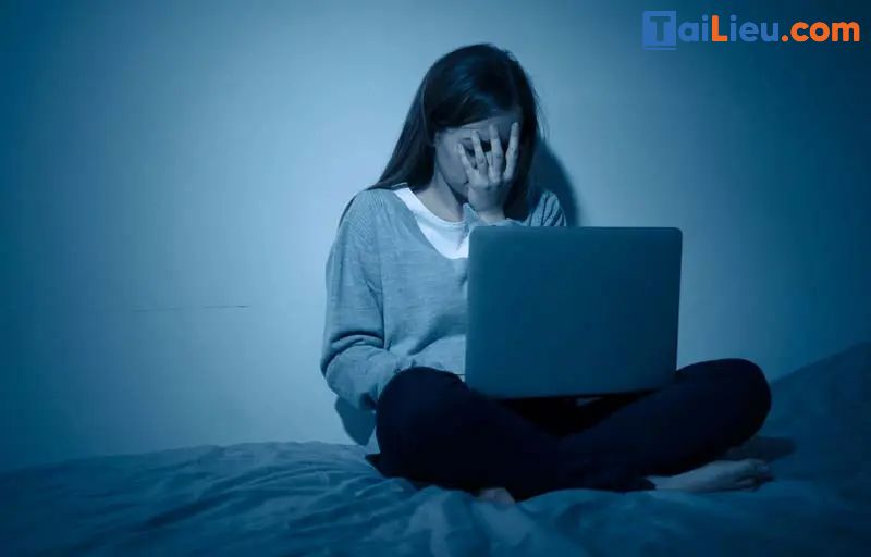 Bài phóng sự ngắn mang tính thời sự một vấn đề hay một hiện tượng mà dư luận quan tâm: Ảnh hưởng tiêu cực của mạng xã hội - Mẫu 5