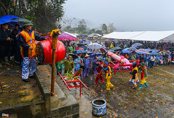 What is Na Nhim Festival?