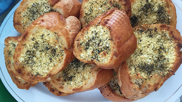 Cách làm bánh mì bơ tỏi