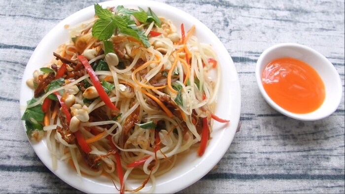Thành phẩm món nộm đu đủ bò khô