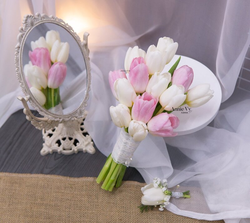 Mẫu hoa cưới cầm tay hoa Tulip