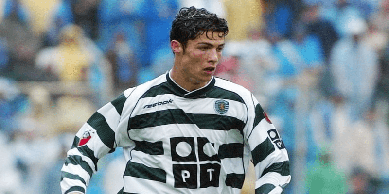  Ronaldo khởi đầu sự nghiệp cầu thủ trong màu áo Sporting Lisbon