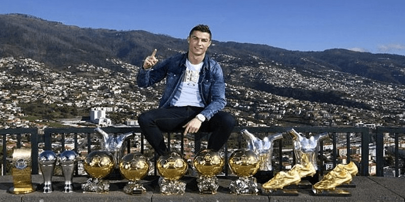 CR7 sở hữu kho danh hiệu khổng lồ